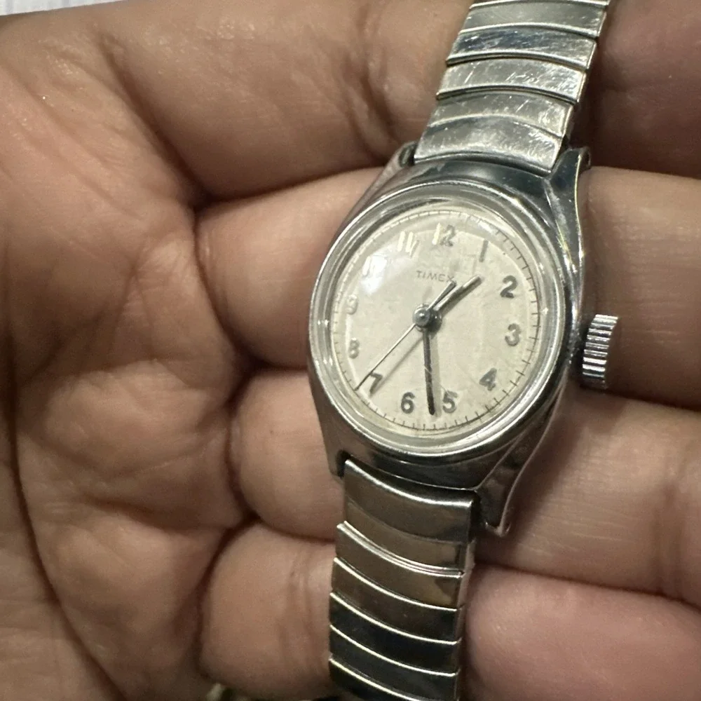 Works Vintage Timex Watch Women Silver White Dial Manual Wind 24mm Fit 6.25in